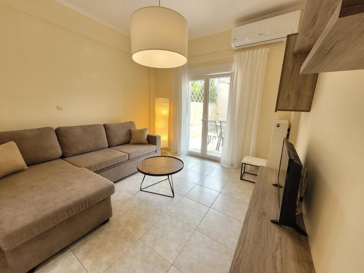 Anris & Dianas Dom - In A Quiet Part Of The Center Διαμέρισμα Kallithea  Εξωτερικό φωτογραφία