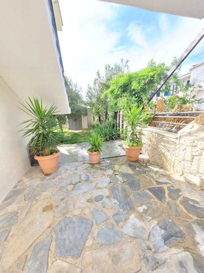 Anris & Dianas Dom - In A Quiet Part Of The Center Διαμέρισμα Kallithea  Εξωτερικό φωτογραφία